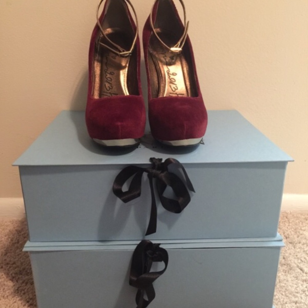Lanvin Heels (high) size 6.5 never worn plum